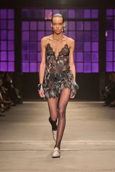 Look 26